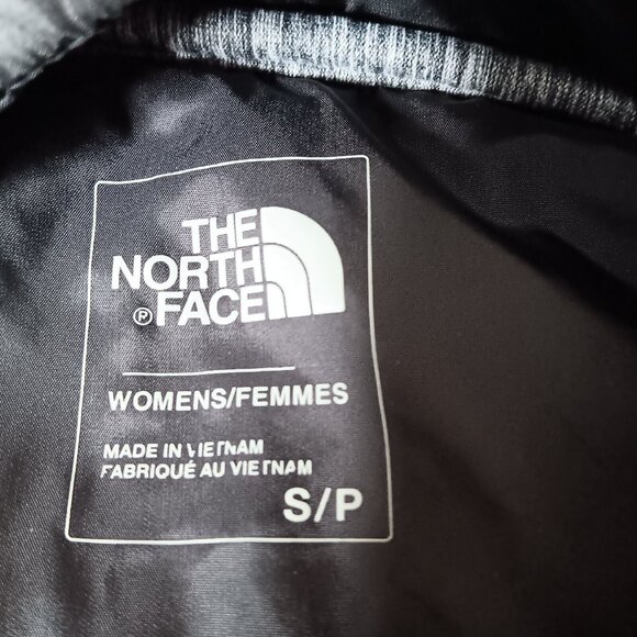 The North Face Woman S Pseudo Puffer Tunic Vest Gray Black Conservation Logo Zip - Picture 7 of 9